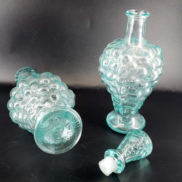 Vintage Pair of Mod Dep Italy 500ml Liquor Decanter Glass Bottle Grape - Picture 2 of 3